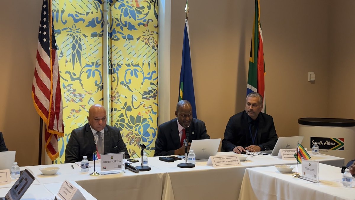 SADC_News's tweet image. SADC @EliasMagosi met #SADC Ambassadors in Washington, D.C. during the #IMF&amp;amp; #WorldBank Spring Meetings on 16 April 2026. Chaired by South Africa, the meeting strengthened coordinated diplomacy and advanced SADC’s regional integration agenda.

facebook.com/share/p/18Xw1e…