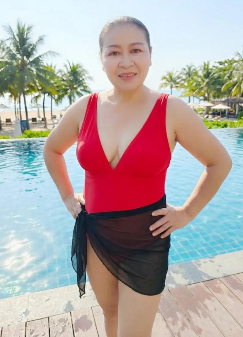Su0896864313's tweet photo. ก็แค่สดใสในวัย 50 ปีสาวอีสานใต้สถานะโสดมานาน https://t.co/PBPpiFaCZt
