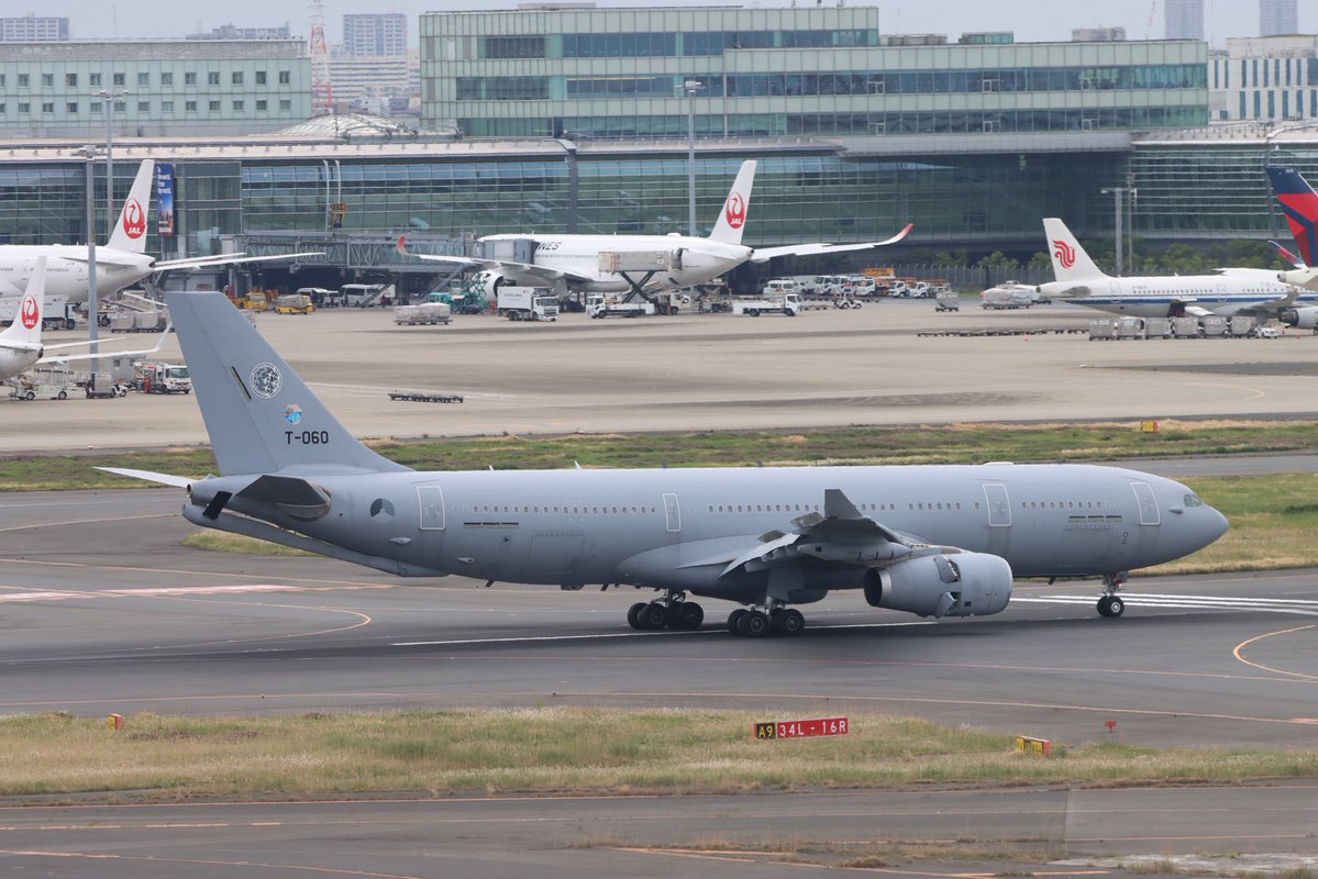 amy1410bi's tweet image. 2026.04.15  羽田空港［RJTT］
Multinational MRTT Unit
A330 MRTT  【T-060】

4月15〜17日までの日程で来日した、NATO（北大西洋条約機構）30カ国の加盟国大使を乗せたA330MRTTが羽田空港に着陸しました。

🇵🇱政府専用機も見れたし、激アツな羽田でした！！
#オランダ空軍　#羽田空港　#RJTT