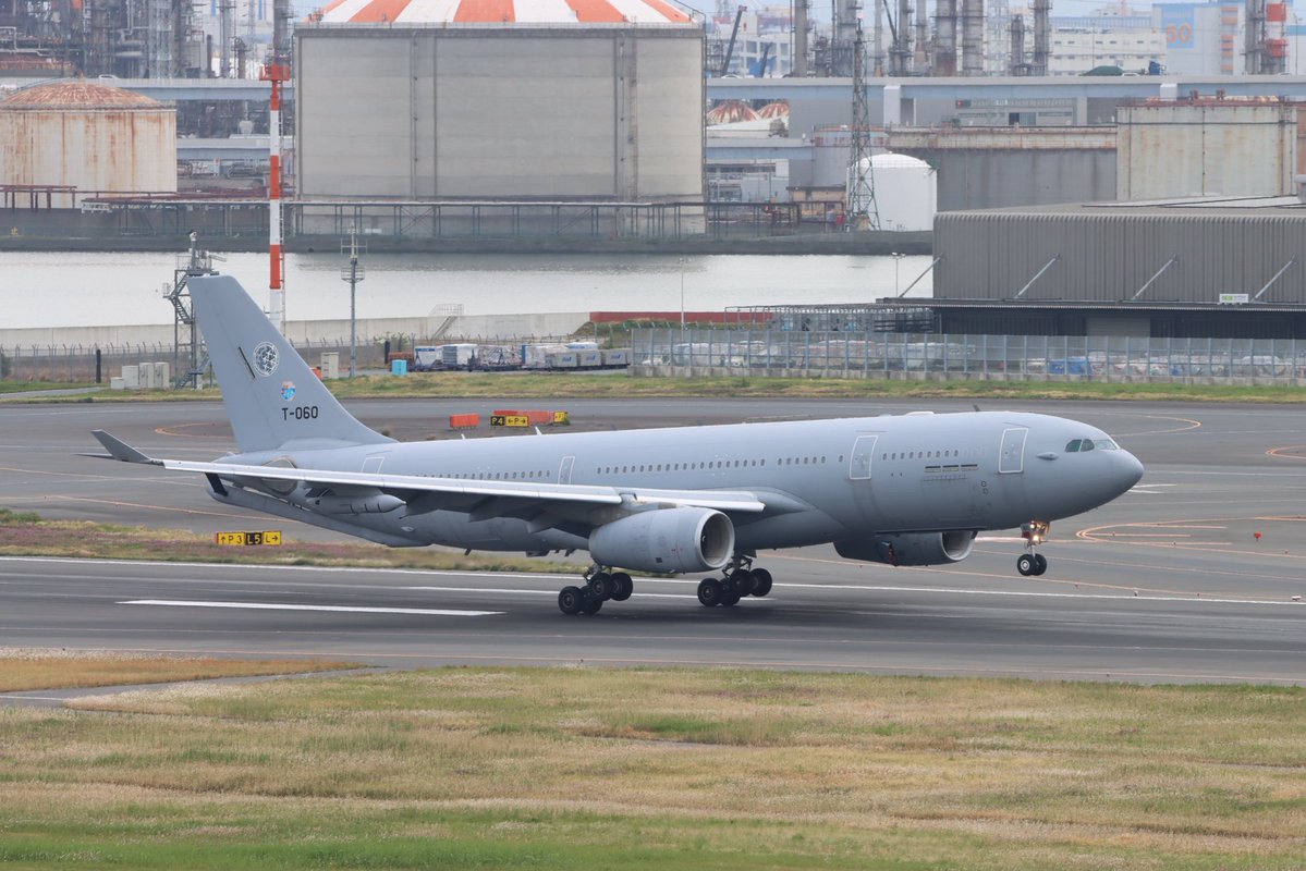 amy1410bi's tweet image. 2026.04.15  羽田空港［RJTT］
Multinational MRTT Unit
A330 MRTT  【T-060】

4月15〜17日までの日程で来日した、NATO（北大西洋条約機構）30カ国の加盟国大使を乗せたA330MRTTが羽田空港に着陸しました。

🇵🇱政府専用機も見れたし、激アツな羽田でした！！
#オランダ空軍　#羽田空港　#RJTT