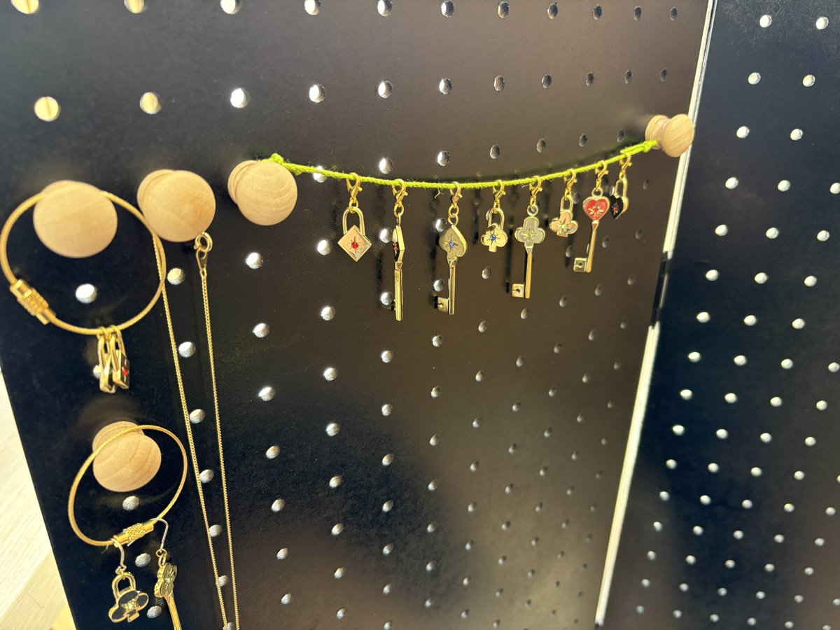 金属工房　たす tweet media