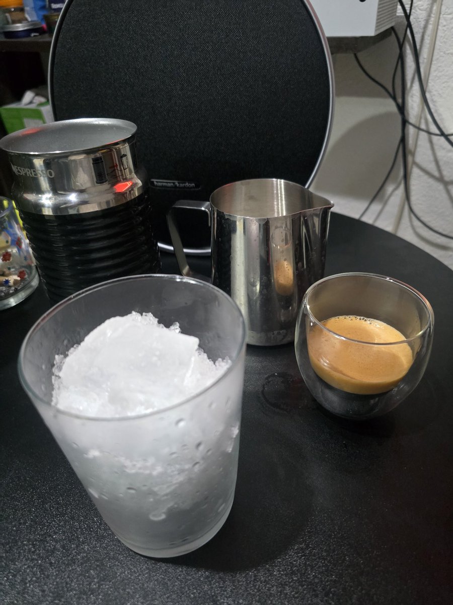 aotzg's tweet image. Nites #acapulco #coffee #latte