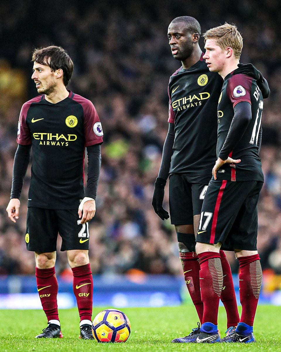 𝐄𝐉 tweet media