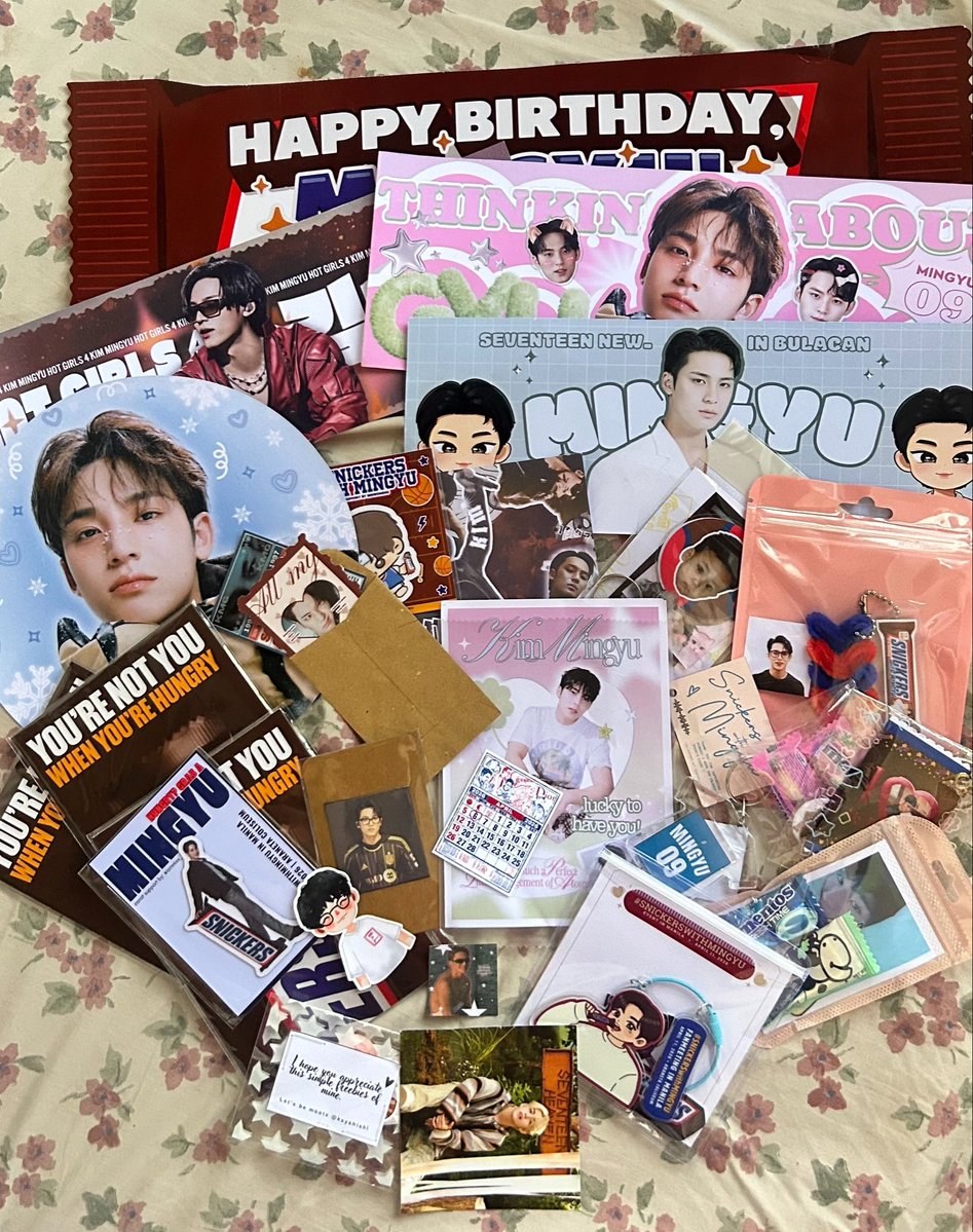 gyuuucheollie's tweet image. Finally had time to go through all my #SNICKERSwithMINGYU freebies!! Thank you so much, carats!!🫶🏻🫶🏻

I just love being a carat sm🥰
