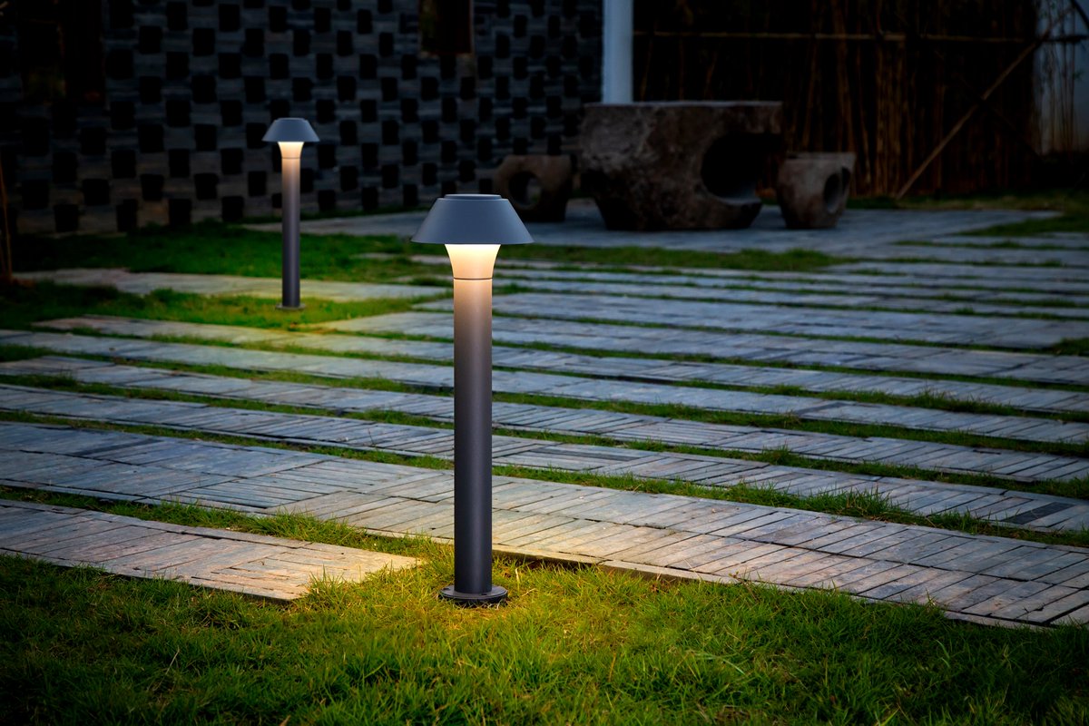 YundaLighting's tweet image. 🌙 Soft light, right where it belongs.
Yunda 013243 garden light uses 0% upward lighting to reduce glare &amp;amp; light pollution, creating calm outdoor spaces.

🌐 yundalighting.com
📩 sales4@yundalighting.com

#gardenlighting #outdoorlighting #ledlighting
