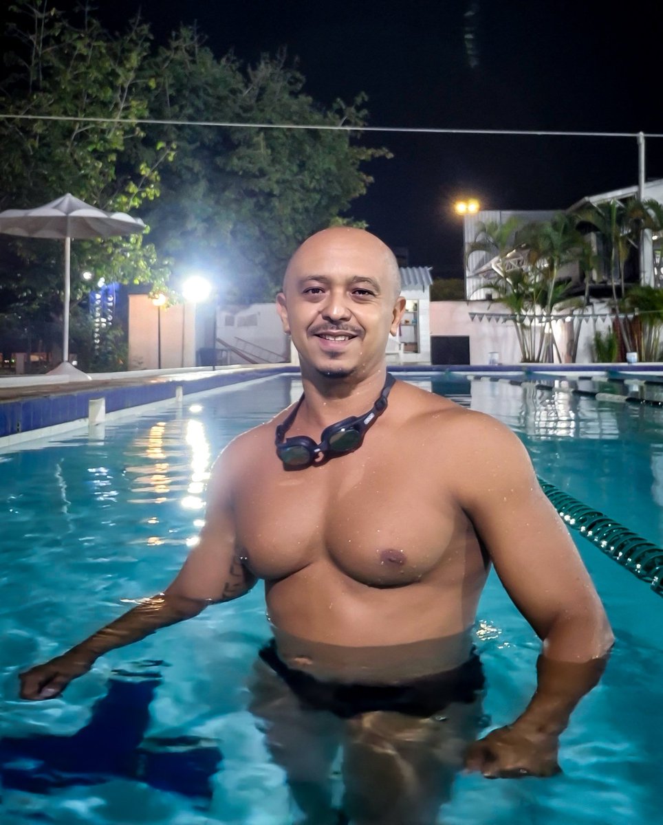 🏊🏽‍♂️