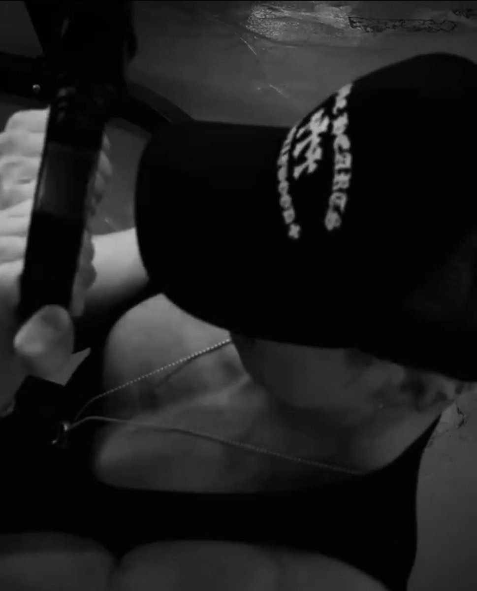 Zee Needs Sleep 🔞 tweet media