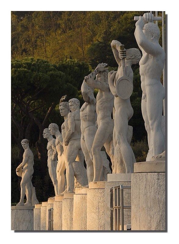 Déjate sorprender por el Estadio dei Marmi en Roma 🇮🇹✨, donde la pasión deportiva y el arte clásico se fusionan en un entorno único.  
¿Quieres vivirlo? ¡Escríbeme por DM para más info! #Roma #ArteYDeporte

 ✈️🚢🚂 #QuieroViajar #QuieroEstarAhi