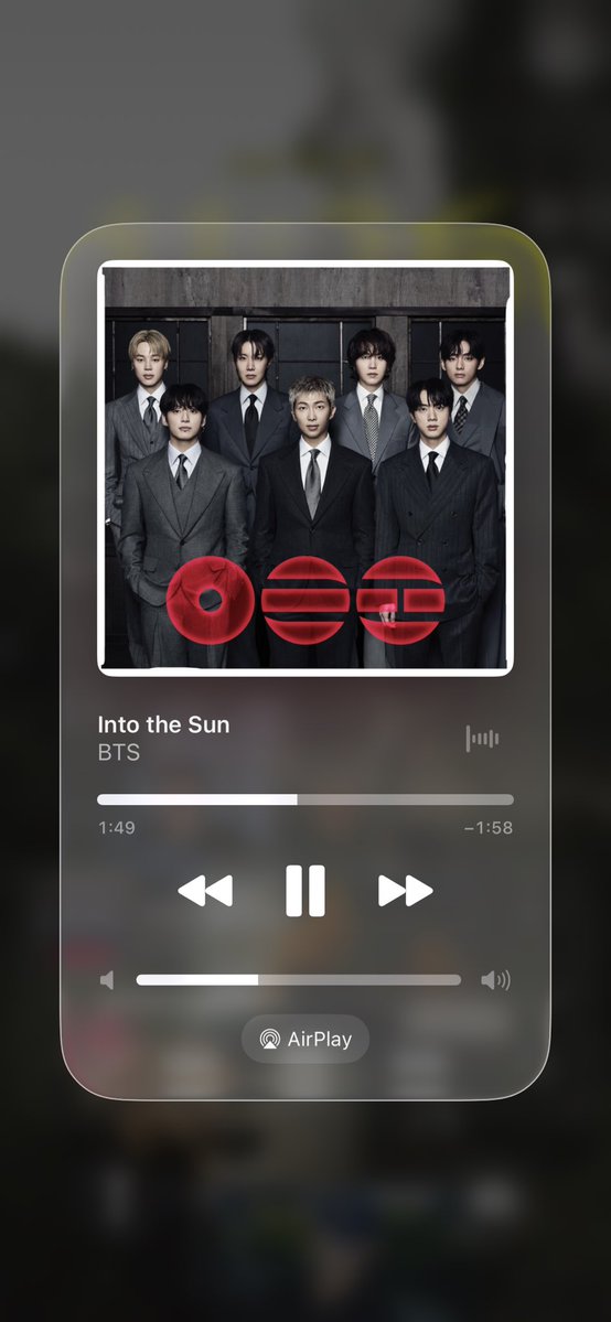 sofia va a ver a bts tweet media