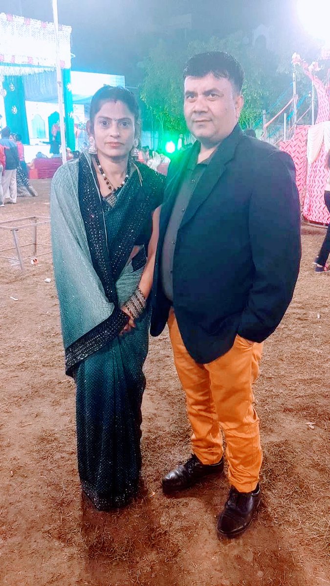 PanchalHarendra's tweet photo. विश्वास का यह बंधन यूं ही बना रहे, जिंदगी के सफर में तुम हमेशा संग रहो, शादी की सालगिरह की ढेरों बधाई, मेरे प्यारे हमसफर". 
#happy_marriage_anniversary चीना पांचाल https://t.co/vHMYhqaLI5