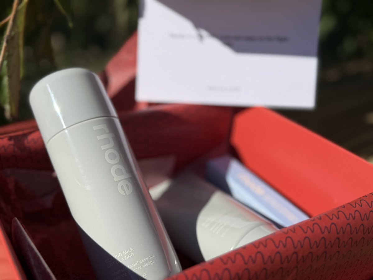 Righteous_Anna's tweet image. Next up… @SkincareRhode who needs a barrier care haul - me! But very thankful for my dear friend who got this for me, know me too well hahaha 😝 A look at day, going on the Righteous way 🗻
#makeup #cosmetics #beauty #trending #viral