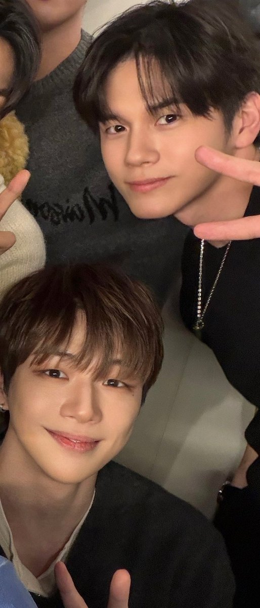 คัj ซojอู 강성우 🩷😗🩶 tweet media