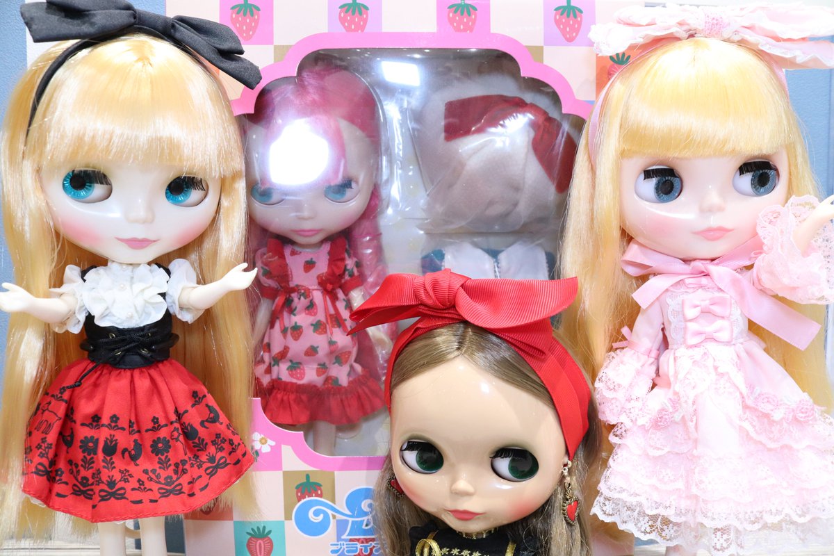 DollyteriaSA's tweet photo. ✨お迎え待ち情報✨
ネオブライス4人が来てくれました!
ヘブンリーストロベリー
グレイシー・シャンティリ―
カズンオリヴィア
ザンニャリメンバーズ
ピンク・フリル・リボンなどの王道的可愛さ、エキゾチックな美しさのある子たちです💝
#ドーリーテリア #dollyteria #doll #neoblythe #ブライス https://t.co/Prqhe9z8ty