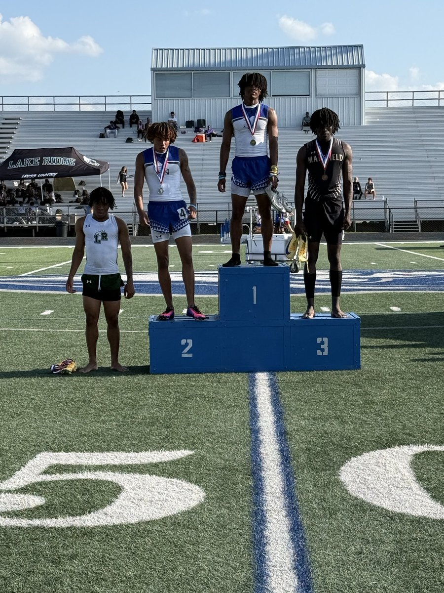 LRHSBOYSTRACK's tweet photo. Chayse Osborne finished fourth and qualified for the regional meet in the 200. https://t.co/HtvPGVqJfo