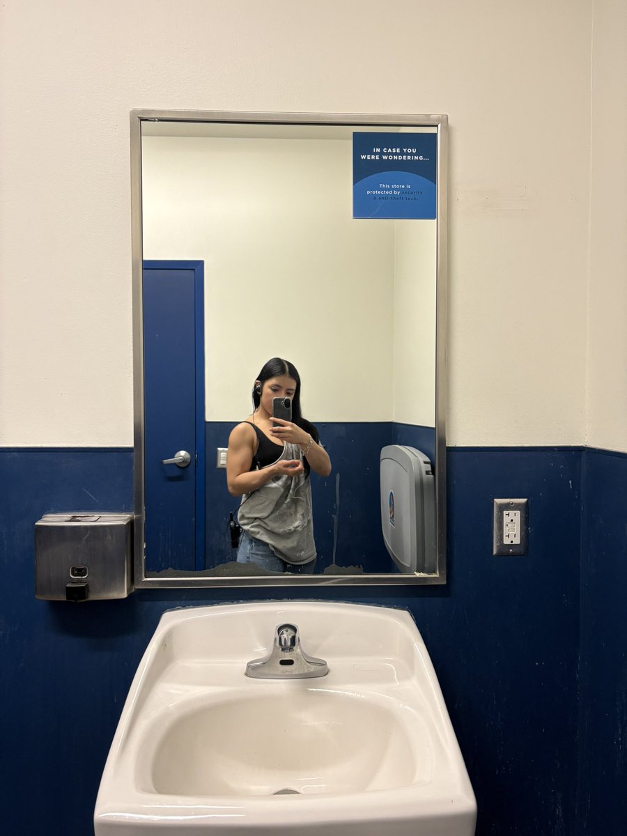 leslie★ tweet media