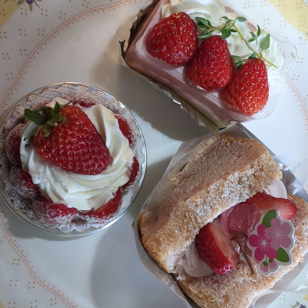 moreserenitatis's tweet photo. #鷹の台ケーキ屋オススメ
#美味しいケーキ屋さん
#ケーキ屋ドリアン洋菓子店さん
ドリアンさんのケーキ美味しいし、店員さんが優しい。もし、鷹の台に来た際には是非！ https://t.co/y6Cx6Osb4w