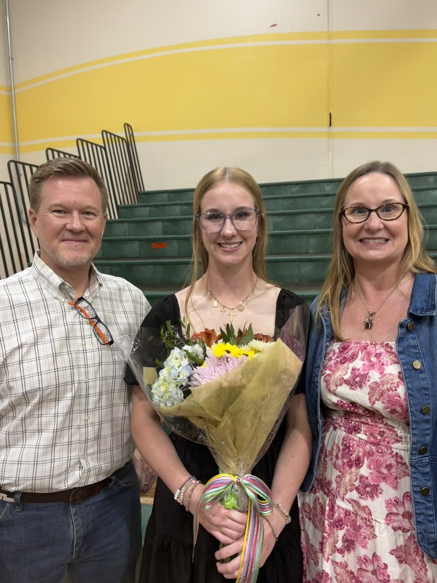 Evelyn Moore tweet media