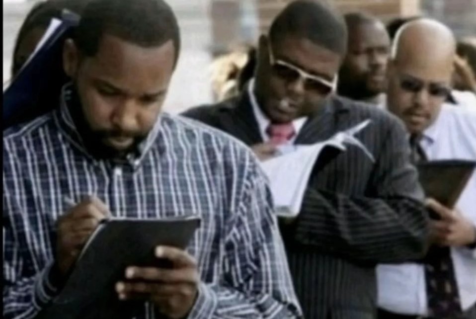 𝐄𝐉 tweet media