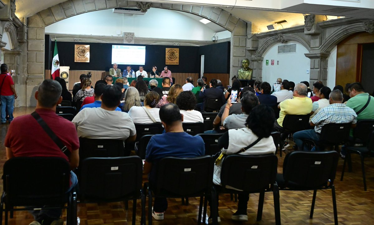 juanrubiog's tweet photo. Como parte de los Conversatorios Laborales del @infpmorena, hoy, en colaboración con el @Congreso_CdMex, se llevó a cabo el foro“La reducción de la jornada laboral a 40 horas semanales”. ​Este espacio de diálogo contó con la presencia de líderes sindicales, representantes del sector laboral y compañer@s del movimiento, con quienes reflexionamos sobre la importancia de este avance histórico hacia condiciones más dignas y equilibradas para la clase trabajadora; una lucha que sigue en pie y que es fundamental para la transformación de la vida pública de nuestro país. ¡Muchas gracias a todas y todos quienes nos acompañaron!

#SigamosHaciendoHistoria
@GPMorenaCdMex
@MorenaCiudadMex