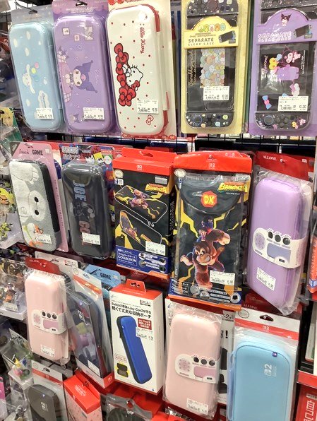 furu1_AMatsuta's tweet photo. #Switch2

#プロコン2
#microSDExpress
#ジョイコン2ライトパープル
#液晶フイルター

#セパレート型クリアケース
装着したまま遊べる✨️

#ポーチ
持ち運びに最適✨️

などなど💡
SW2用のお役立ちグッズを
多数取り揃えております🏁

#SDカード

ぜひ┏○

#熱田 https://t.co/cInUev6Tss