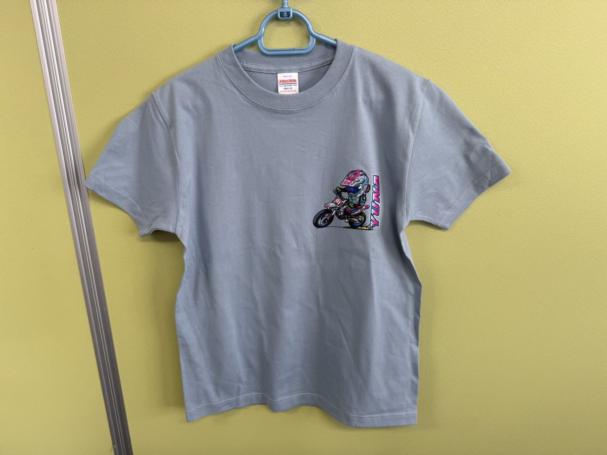 ＜ 宣伝 ＞
ゆーな応援Tシャツを3000円で販売します👕

デザインや制作を株式会社CARRY様に作っていただきました！！
今週末も現地でパドックにて販売しますので、よろしくお願いします🙇‍♀️