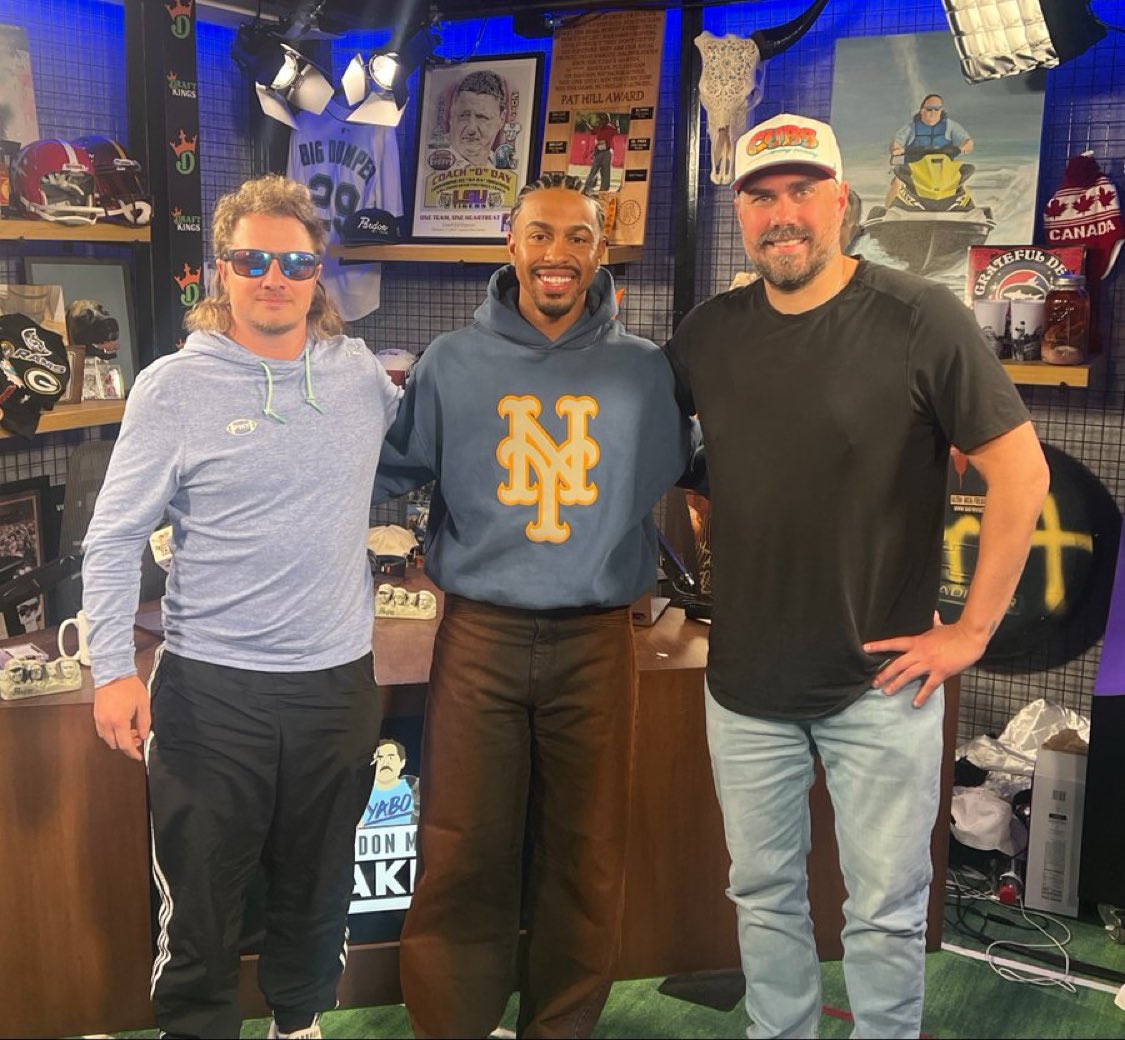 CinelliN4's tweet photo. @stugots29 @barstoolsports This makes so much sense now 😂 https://t.co/n91Yha37BF