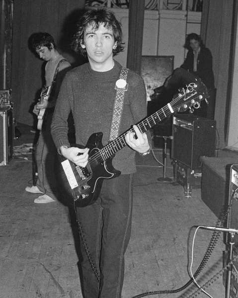 Remembering the great and unforgettable Pete Shelley, singer, songwriter, guitarist and co-founder of the British punk band Buzzcocks, born on this day in 1955, Leigh, Lancashire, England.

📸 Kevin Cummins 

#punk #punkrock #peteshelley #buzzcocks #history #punkrockhistory #otd