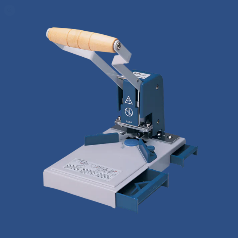 JohnLDavey's tweet image. So, the stable genius that knows everything about building doesn't know where to get a corner rounding machine?
#EpsteinCoverup
#TrumpEpsteinFiles