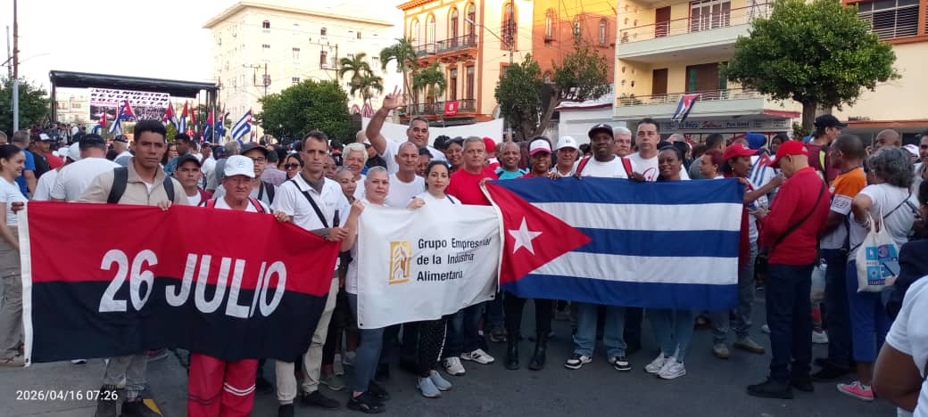AGrupo Empresarial y sus Empresas de La Habana reunidos  en saludo a la proclamación del carácter socialista de la revolución
#CubaViveEnSuHistoria