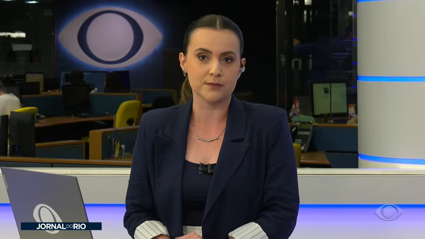 BrazilDizzyHeat's tweet image. Everyday life in Rio de Janeiro is always intense. Local newscasts draw strong audiences, like Band's Jornal do Rio (pictured, hosted by Amanda Martins) 📺

#BrazilianDaily 🇧🇷 #Television #News #Hot