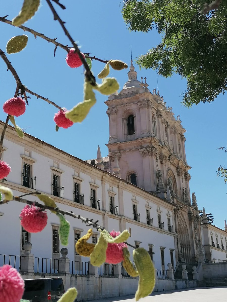 skymanuelima's tweet photo. O #Mosteiro de #Alcobaça, também conhecido como #Real_Mosteiro_de_Santa_Maria_de_Alcobaça, é um mosteiro situado na cidade de Alcobaça, na região Oeste portuguesa. É a primeira obra plenamente gótica erguida em solo português, tendo sido começada a sua construção em 1178 #viagens https://t.co/6yhbIwm6JS