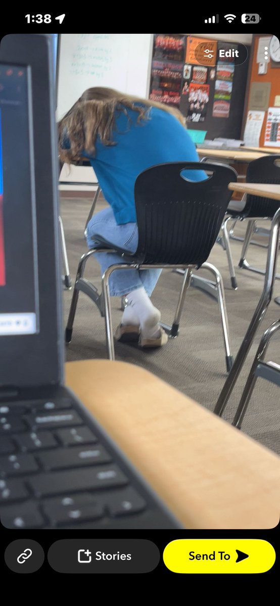 sldhxjxjsn tweet media