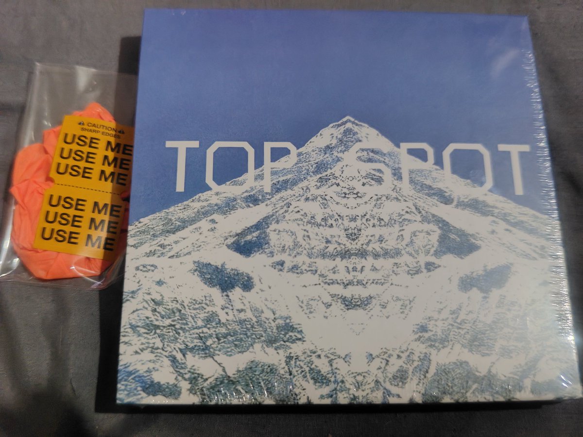 AsukaLen's tweet photo. Estoy feliz porque me llegó mi regalo de cumpleaños adelantado 😍👑🩵🫰
#TOP #TOPspotanotherdimension #TOPSPOT #studio54 #topstudio54 https://t.co/ND8XQcyIA0