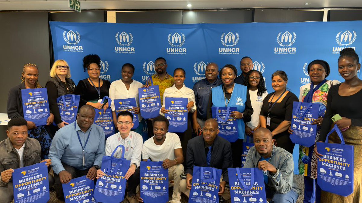 belani_kavita's tweet image. Handing over prizes to the winners of the UNHCR–Zhauna Group Community Business Competition was a powerful reminder of what refugee self‑reliance looks like in practice. Investing in #refugee‑led ideas means investing in dignity and opportunity.