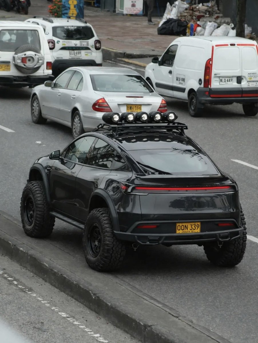 Tesla King tweet media