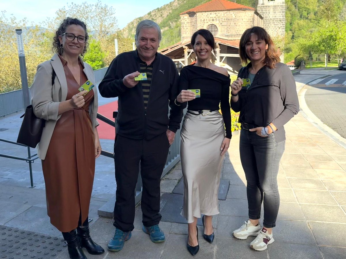 MugiSistema's tweet photo. 📢Astelehenetik aurrera Beizamako biztanleek euren Mugi txartela herriko udaletxean eskatu eta kargatu ahal izango dute💳👉 https://t.co/WkRvfLso10 @AzaharaDomingue @beizaman https://t.co/ovoERw6Mxx