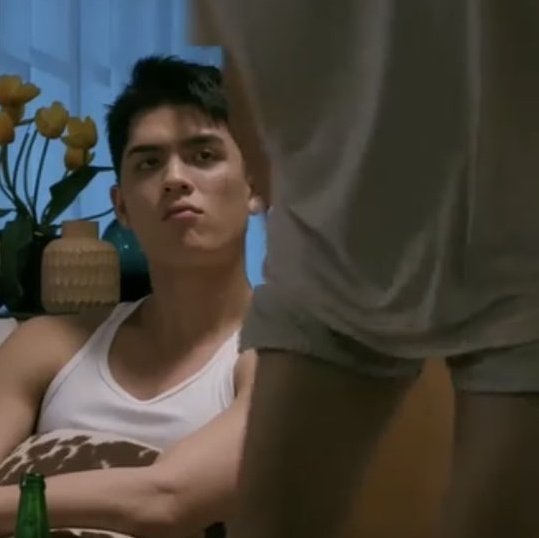 Ayu loves Tua's legs🦌 tweet media