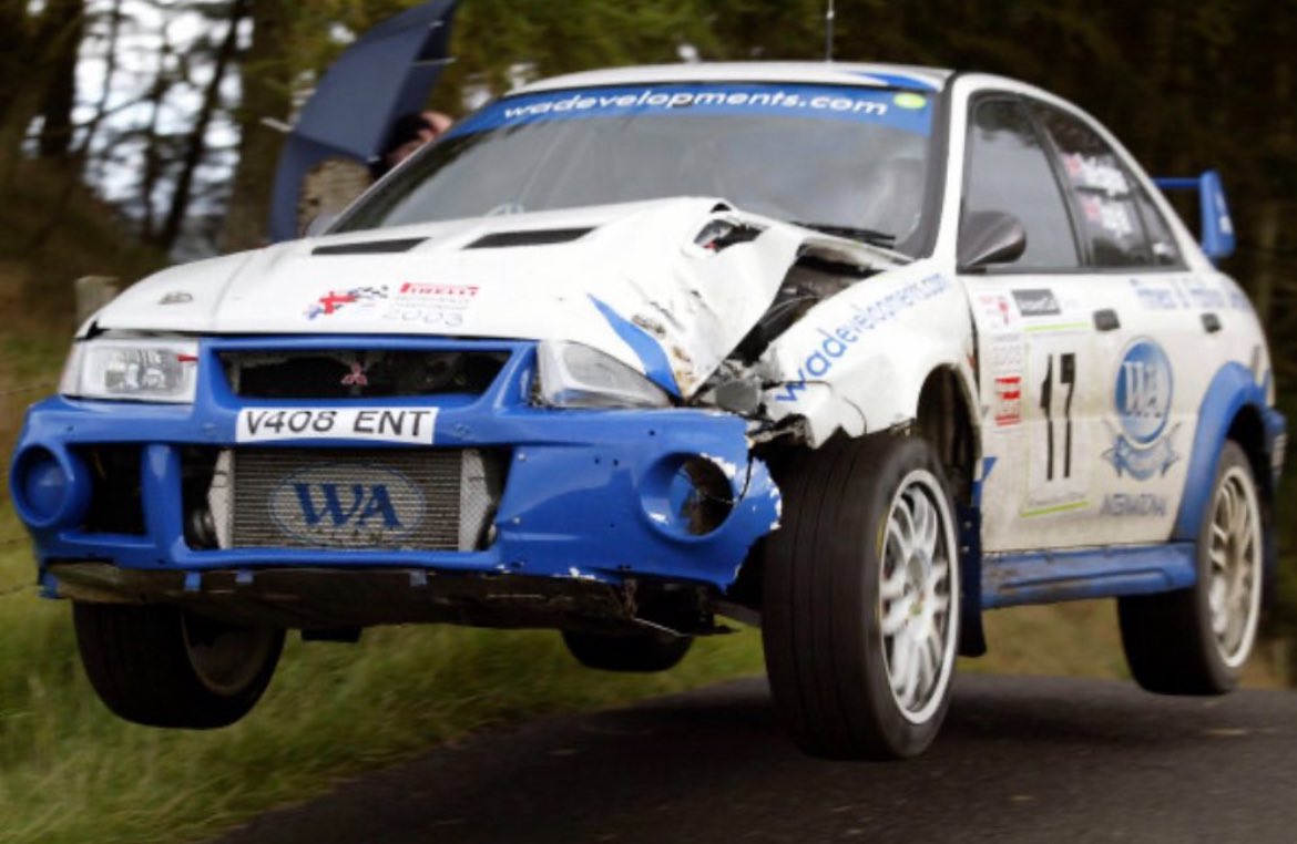 WRCPAST's tweet image. 2003 AnswerCall Direct Int. Ulster Rally

Car 17

Dougi Hall and Steve Egglestone in their Mitsubishi Lancer Evo VI.

The crew would finish the event 7th overall and 6th in class A8.

📸 LAT 👏🏻👏🏻

@OfficialWRC @UlsterRally @MitsubishiUK 

#cars #mitsubishievo