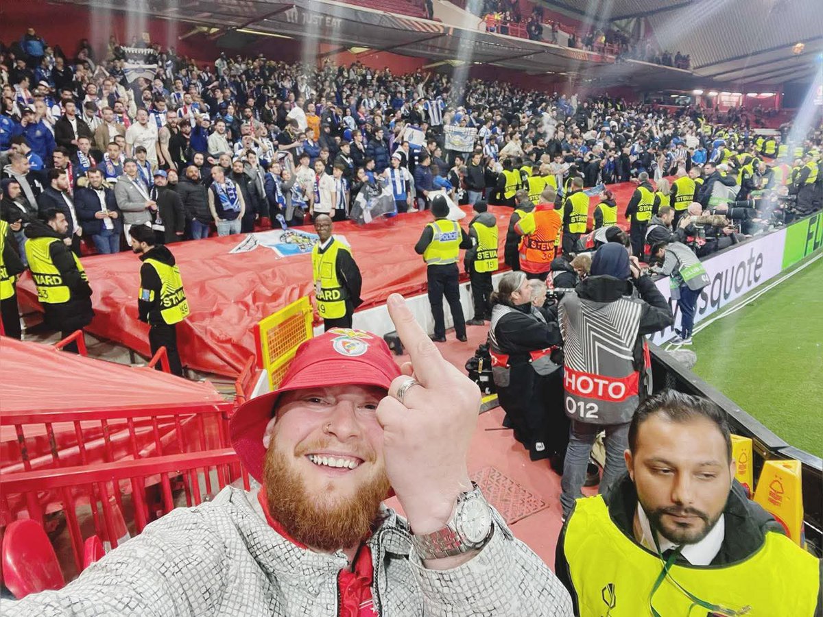 A Forest fan rocking a Benfica hat, standing right in front of the Porto away end after dumping them out of Europe 🤣

FREEBETS.world