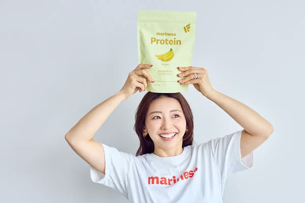 bobbykun_banana's tweet photo. ／
🍍Fruits Smile Magazine🍌
＼

#もったいないバナナ を使ったプロテインを販売している、ウェルネスブランド「mariness(@mariness_jp )」のディレクター 竹脇まりな（@takemari1219 )さん。

プロテインの原料に「もったいないバナナ」を使用した経緯や
「地道が近道」「完璧じゃなくていい」というメッセージを発信する、竹脇さんの無理なく続く健康習慣とフルーツの話を伺いました🍌

詳しくはこちら👇
https://t.co/iZJRYjIxem