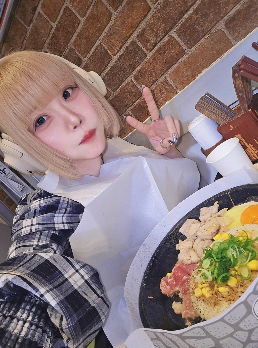 美容室行って
お腹空いたからペッパーランチ！

おいしかった～！！