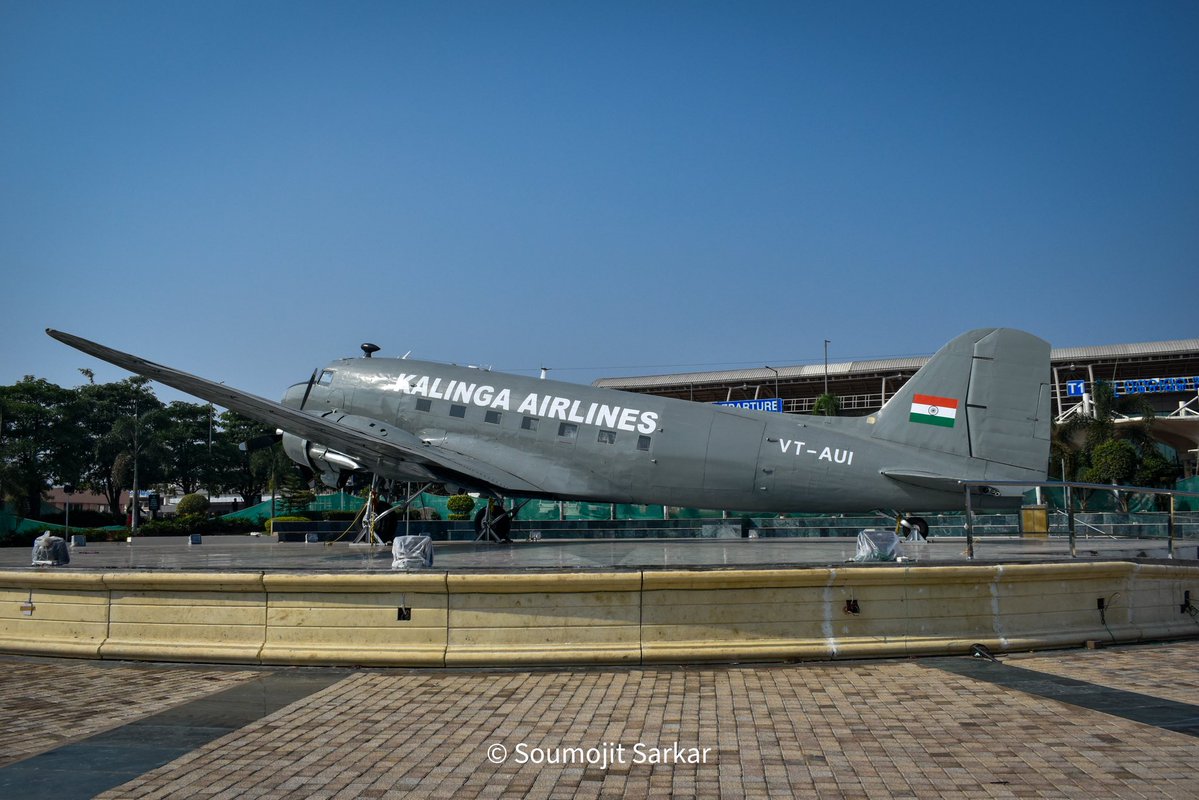 soumojit_aero's tweet image. Remembering the Legend; Biju Patnaik on his death anniversary 🇮🇳

A visionary leader, freedom fighter &amp;amp; aviation pioneer who shaped modern Odisha and inspired generations with courage and service.

#BijuPatnaik #Odisha #Legacy #IndianHistory #AviationLegend