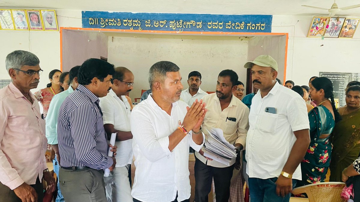 CementManju's tweet image. ಈ ಸಂದರ್ಭದಲ್ಲಿ ಶಿಶು ಅಭಿವೃದ್ಧಿ ಯೋಜನಾಧಿಕಾರಿಗಳು (ಸಿ‌.ಡಿ.ಪಿ.ಓ) ಅಂಗನವಾಡಿ ಕಾರ್ಯಕರ್ತೆಯರು, ಆಲೂರು ಮಂಡಲ ಬಿಜೆಪಿ ಅಧ್ಯಕ್ಷರಾದ ಶ್ರೀಮತಿ ಉಮಾ ರವಿಪ್ರಕಾಶ್ ರವರು, ಸ್ಥಳೀಯ ಮುಖಂಡರು, ಕಾರ್ಯಕರ್ತರು ಹಾಗೂ ಗ್ರಾಮಸ್ಥರು ಉಪಸ್ಥಿತರಿದ್ದರು.

#Television #WaterPurifier #Distribution #Anganavadi

2/2