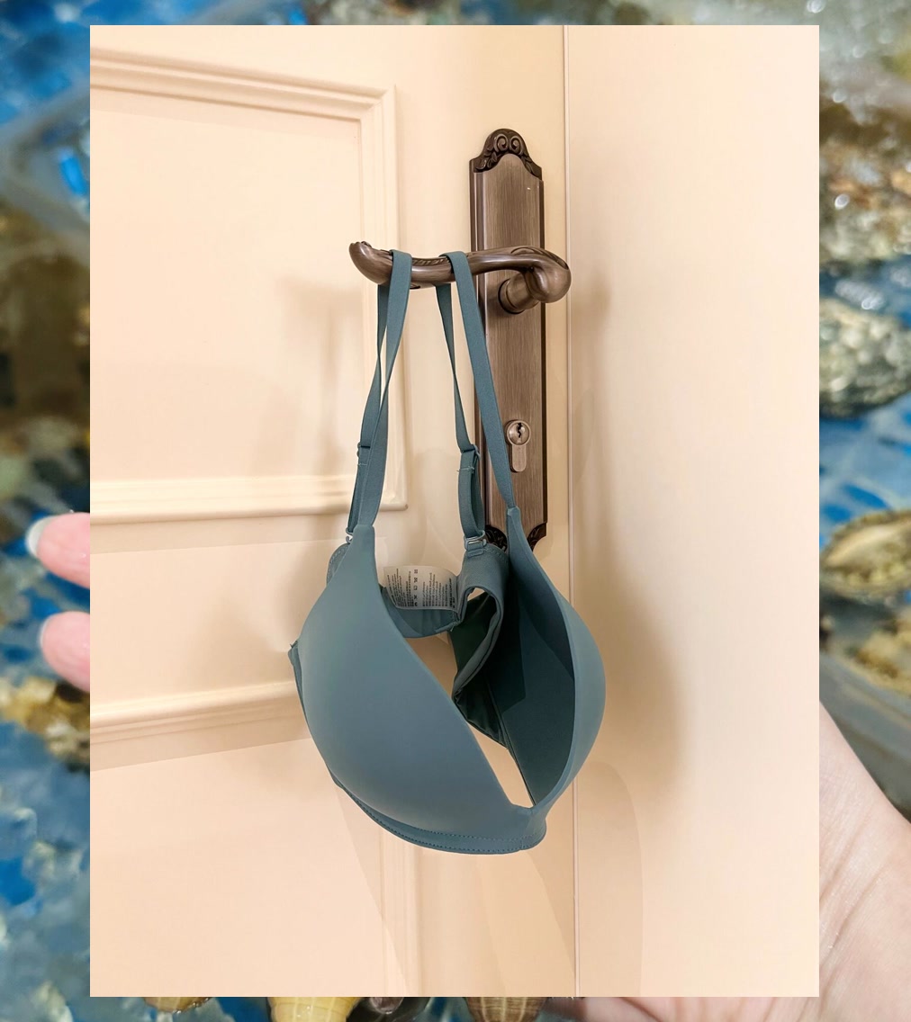 April Davis tweet media