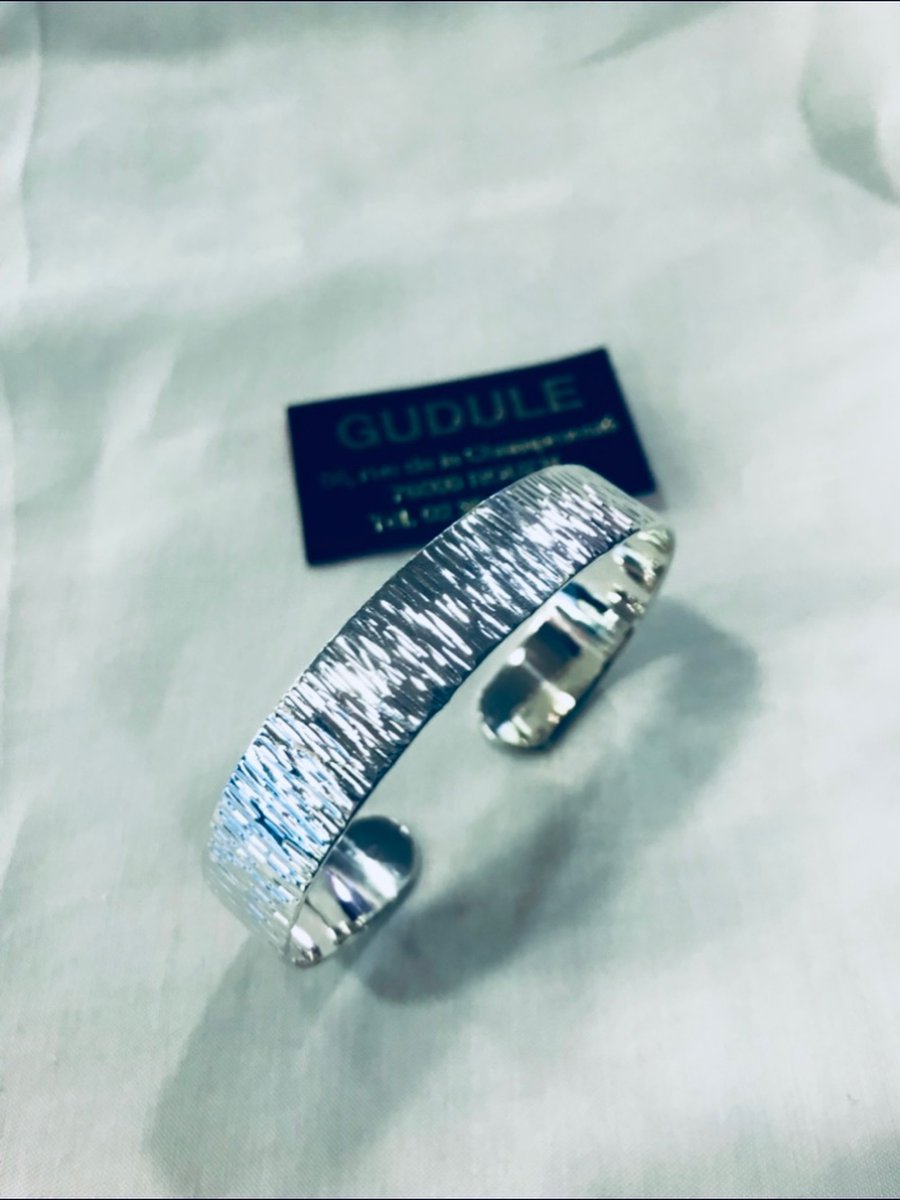 GuduleRouen's tweet image. Ce vendredi 17 avril votre boutique #Gudule de #rouen est 🌞 ouverte 🌞 de 9h30 à 13h et de 14h à 19h.
#bracelet #argentmassif sans nickel dans votre #boutique #gudule de #rouen #bijouxaddict #Gudule_Rouen #bijouxrouen #gudulerouen