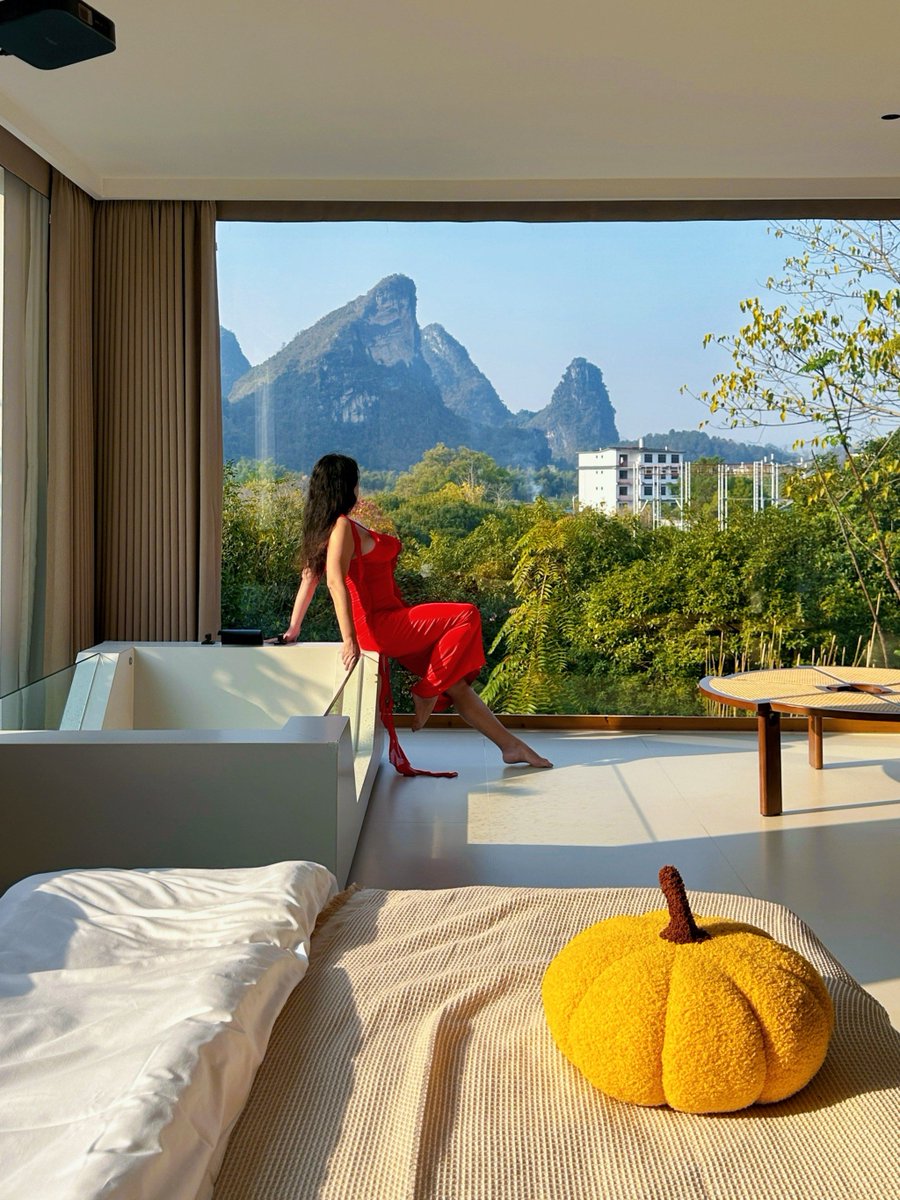 Melyann812's tweet image. Tried the new floating yoga class—gravity’s gone, stress too! Floating, stretching, breathing… pure calm in every pose. Who’s joining next ♀ #NewExperience #FloatingYoga #CalmVibes