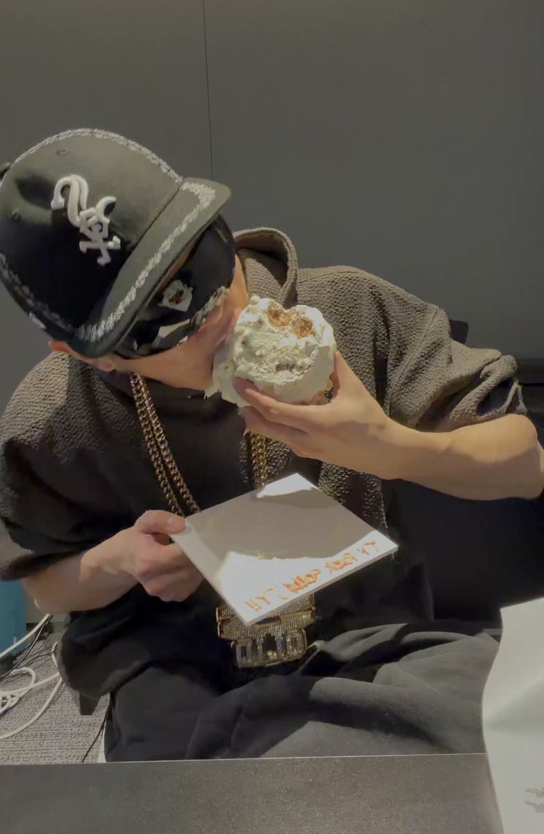 TAEYONG TH tweet media