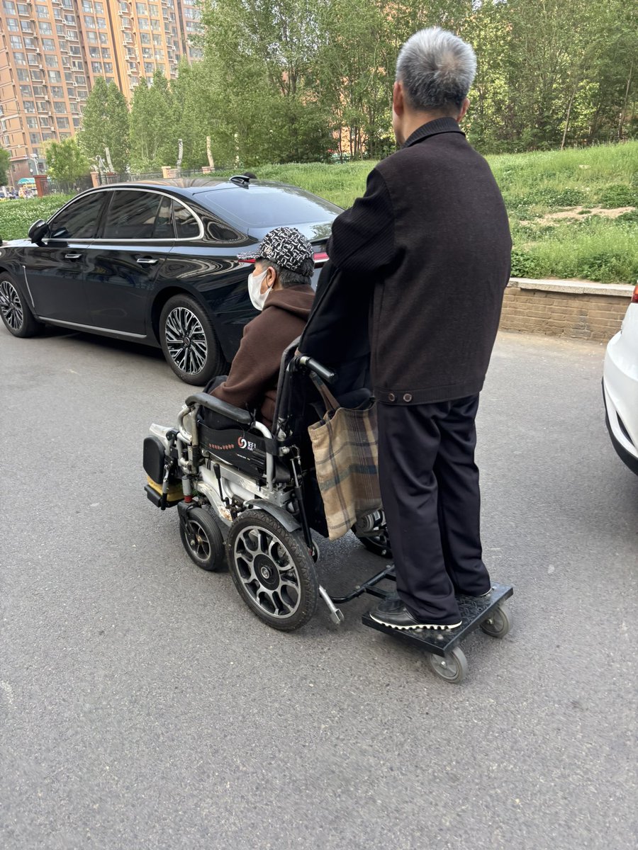 瘫痪饼 tweet media