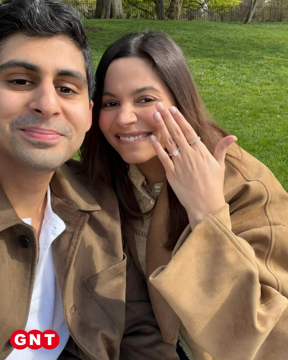 GoodNewsToday's tweet image. आलिया भट्ट की बहन शाहीन भट्ट ने सगाई कर ली है और अपनी जिंदगी के नए अध्याय की शुरुआत की है। इस खुशखबरी के सामने आते ही फैंस और परिवार की ओर से उन्हें ढेरों बधाइयां मिल रही हैं, और सोशल मीडिया पर जश्न का माहौल बना हुआ है। 💍

#ShaheenBhatt #Engagement #CelebrityNews #Love