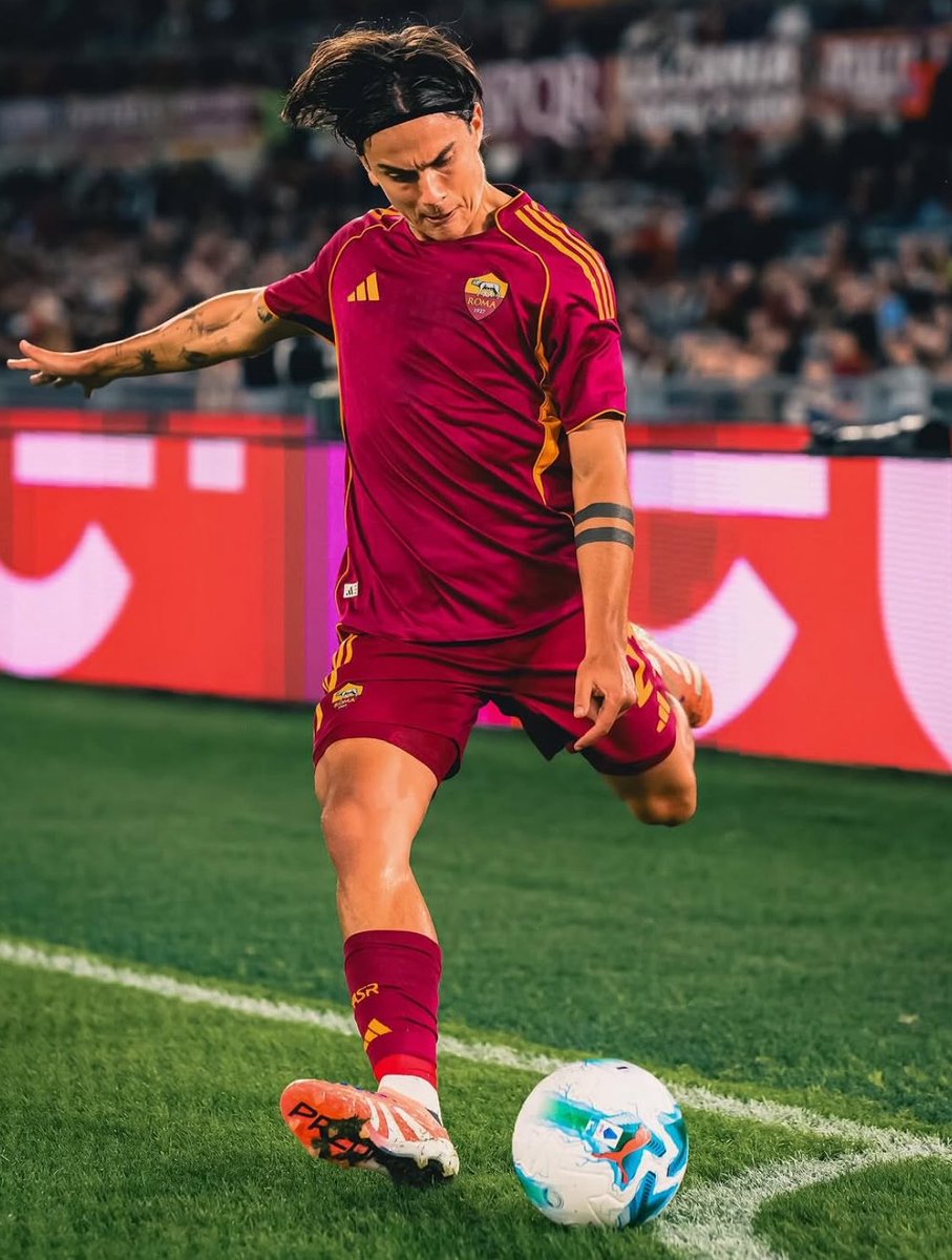 theMilanZone_'s tweet image. 👀 Il futuro di Paulo #Dybala accende il calciomercato: il #Milan si è inserito con forza nella corsa all'attaccante argentino. La priorità della "Joya" resta la Serie A, e l'ipotesi rossonera diverrebbe concreta soprattutto in caso di addio di #Leao 

via @CorSport